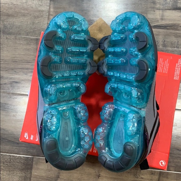 NIKE AIR VAPORMAX 2019 (GS) - Picture 13 of 16